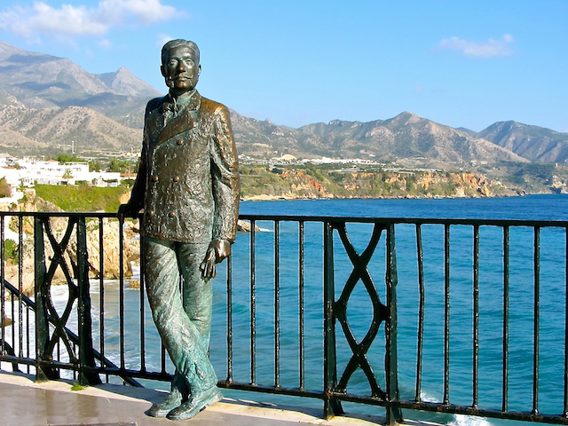 decoració-estand-fitur-nerja-figura-decorativa