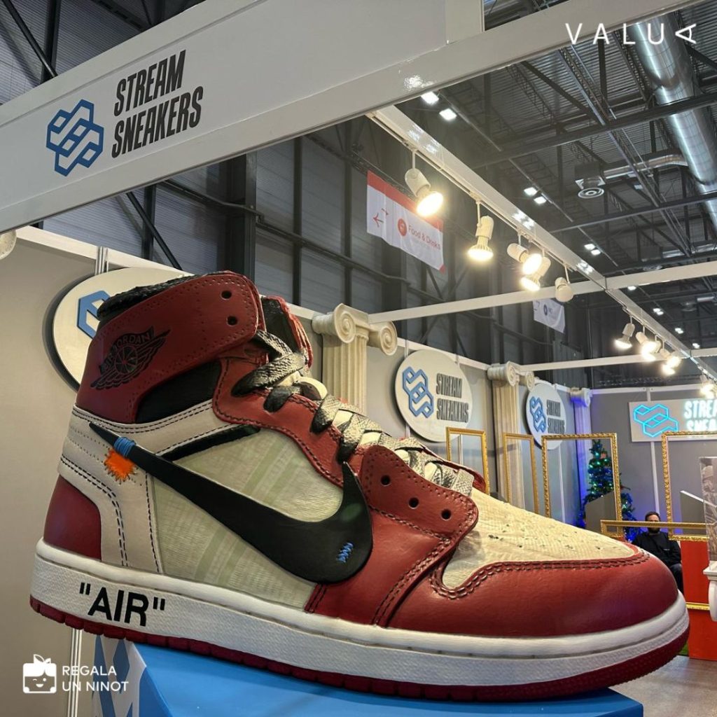 activació-marca-fira-Scapworld-figura-creativa-StreamSneakers-Jordan1-valua