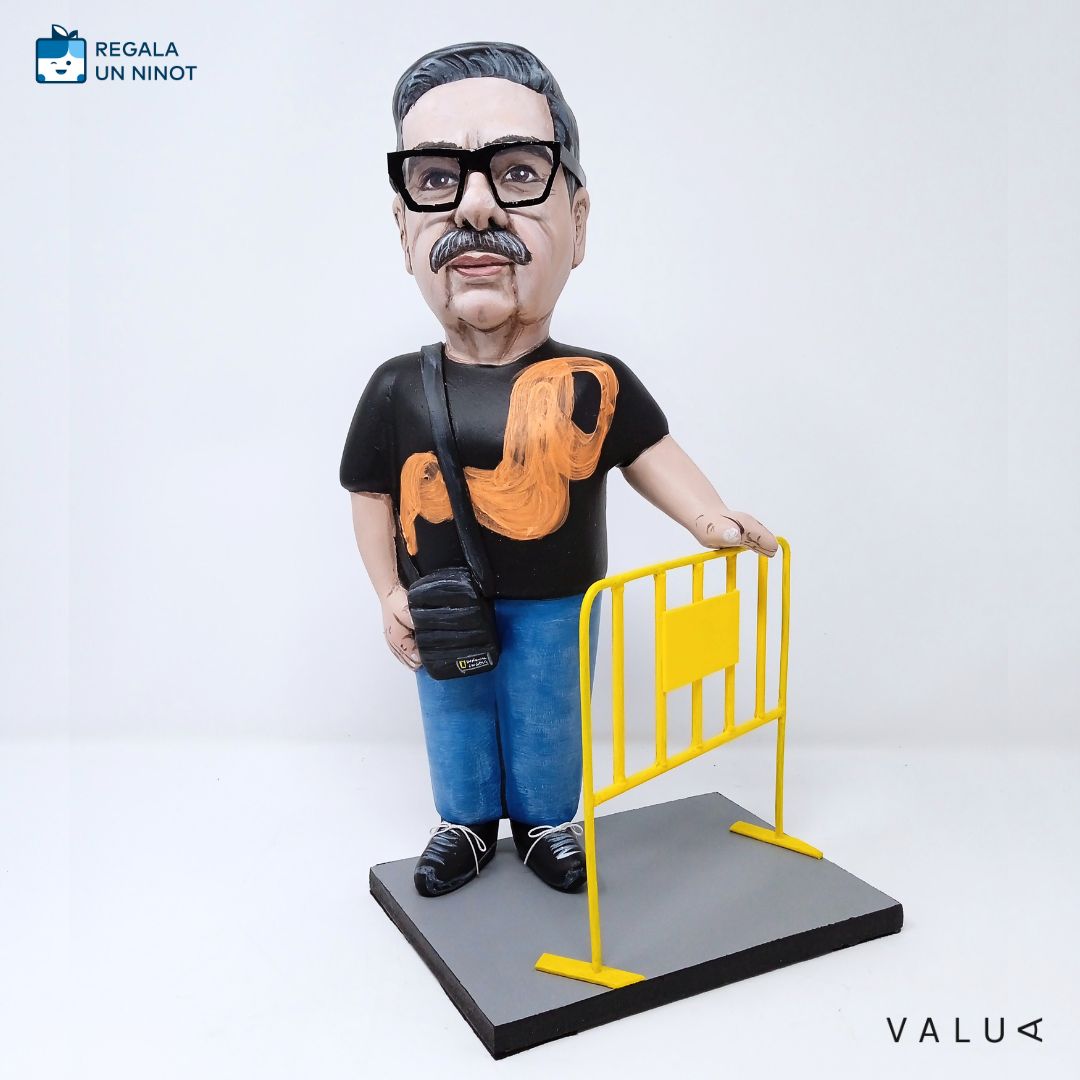 El regal personalitzat per la seua jubilació que va emocionar a Enrique