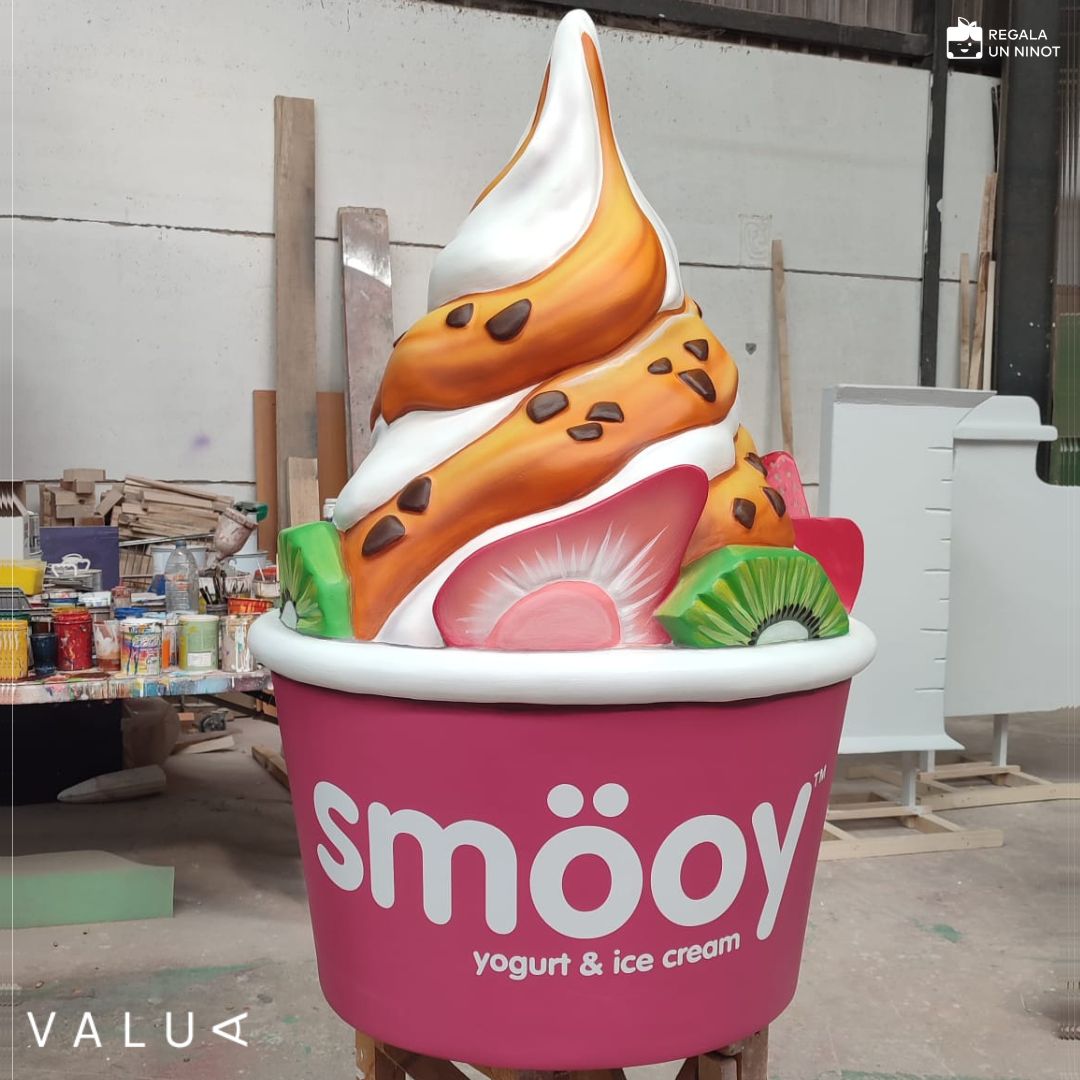 La decoració de la gelateria de smooy està llesta per a la tornada al col·le