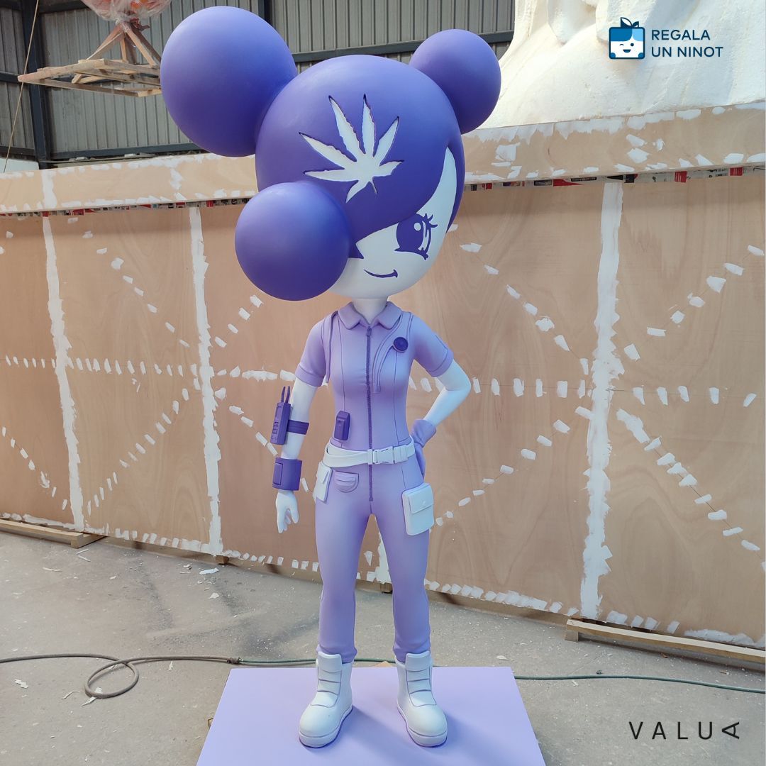 figura-artística-decoracion-stand-tienda-valua