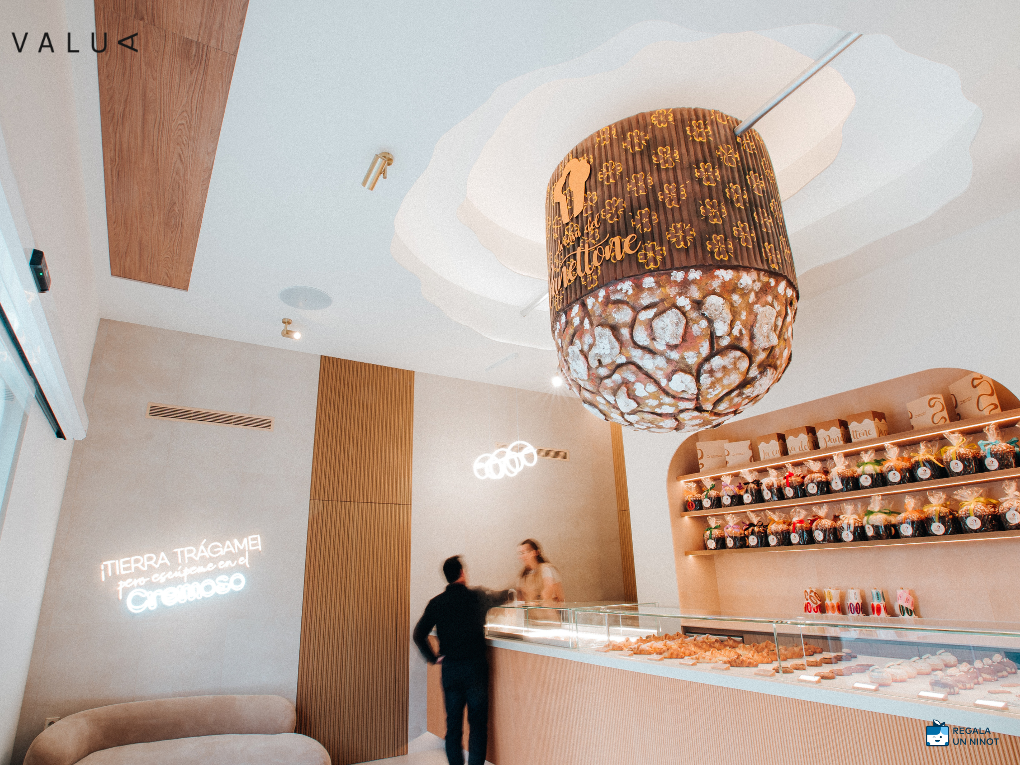 Una decoració de retail molt saborosa per a la pastisseria Cremoso