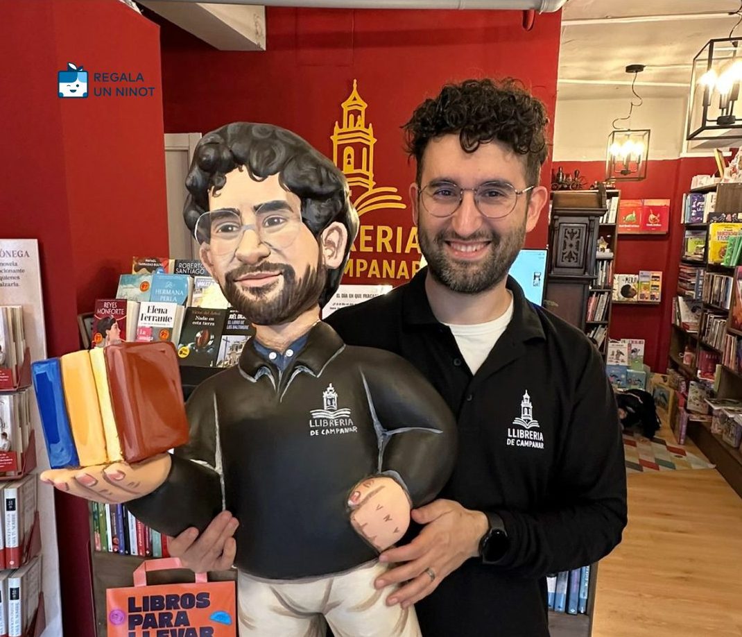 Ninot personalizado para negocios: Llibreria de Campanar