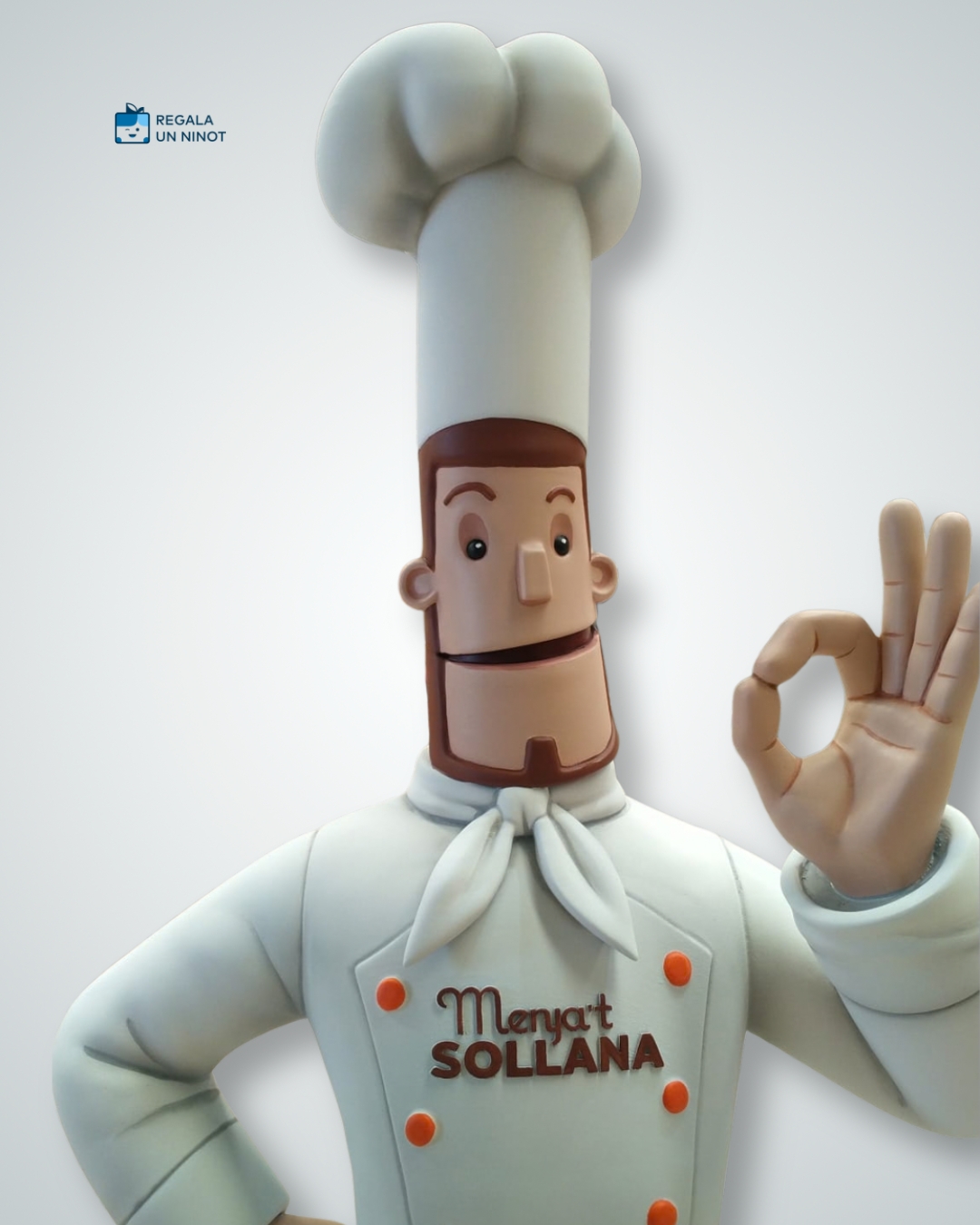 Figuras para ayuntamientos: mascota del chef de Menja't Sollana hecha a mano por Regala un Ninot